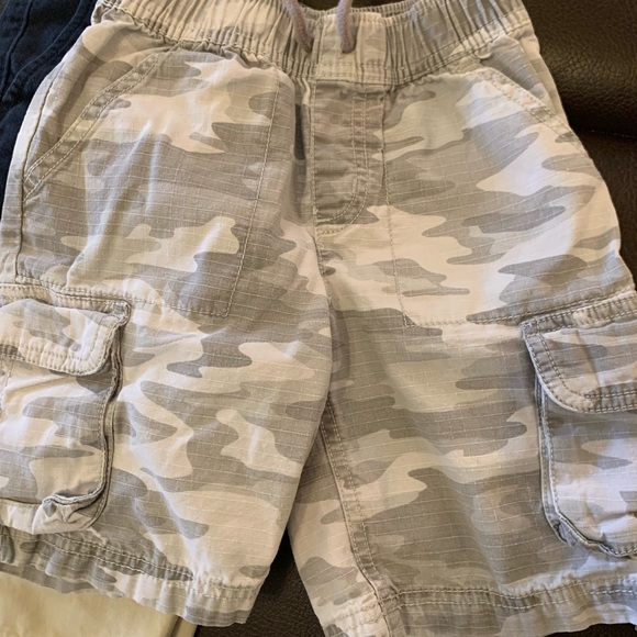 Boys size 5 - Picture 2 of 12